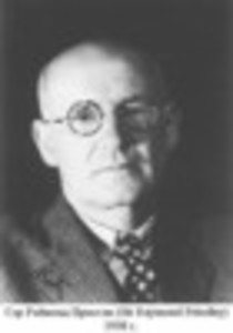 Реймонд  Пристли